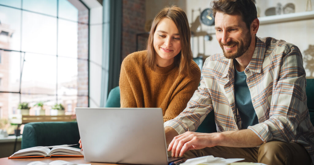 Small business owner working with Telos on bookkeeping and payroll